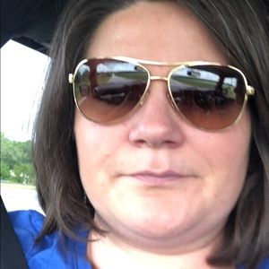 Meet your Posher, Becky